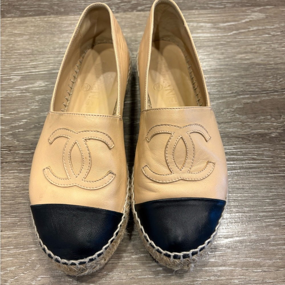 CHANEL Two-Tone Beige and Black Espadrilles